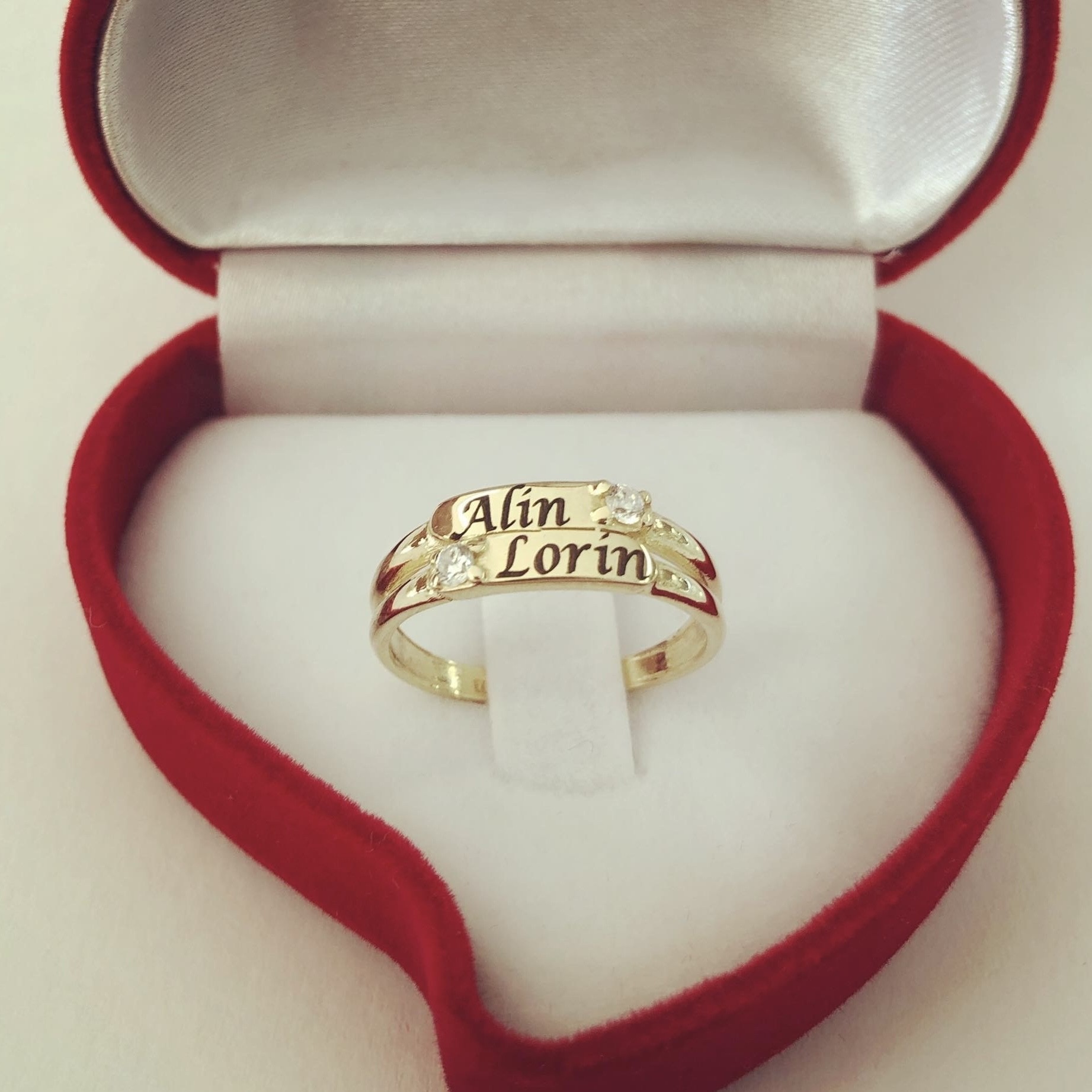 טבעת חריטה - זהב אמיתי 14 קראט שיבוץ זירקונים/יהלומים אמיתיים דגם 3122